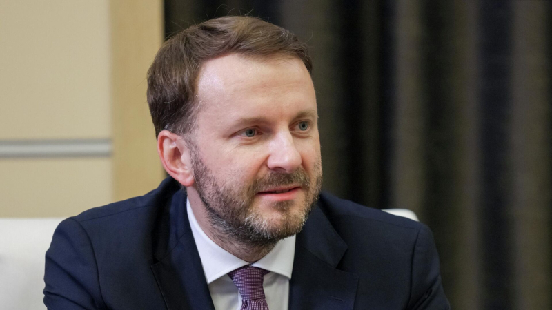 Орешкин напомнил девелоперам, что "деревья не растут до небес"