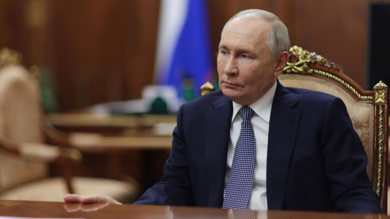 Путин поручил исключить бюрократические требования в сфере стройки жилья