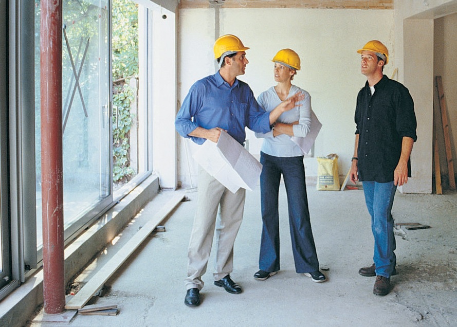 Технадзор за ремонтом квартиры: когда он необходим?