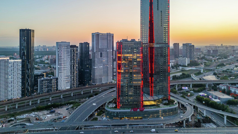 В "Москва-Сити" завершили строительство небоскреба iCity