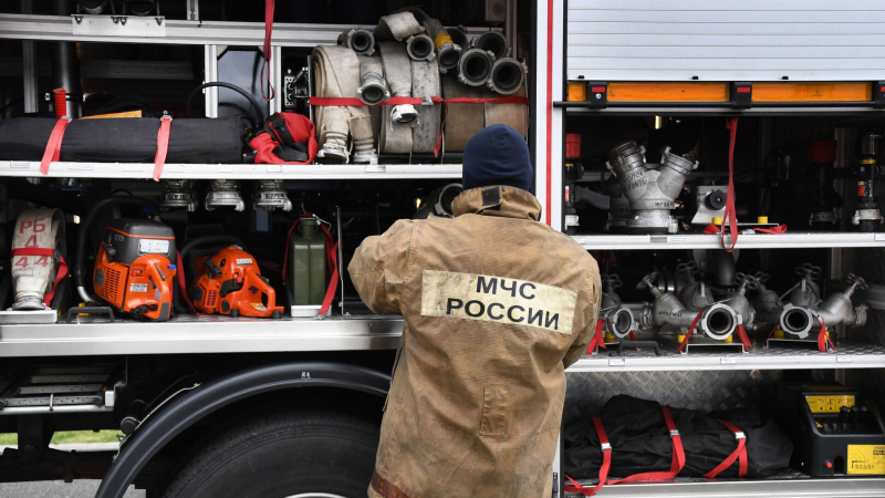 В Москве 15 рабочих находятся на верхних этажах загоревшегося дома