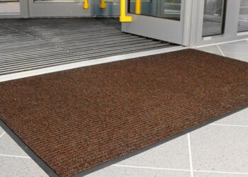 Для чего нужны грязезащитные коврики в помещении?