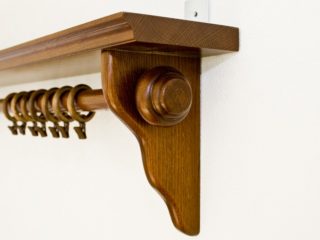 Карнизы: полноценный элемент интерьера, который выполняет эстетическую функцию и несет нагрузку