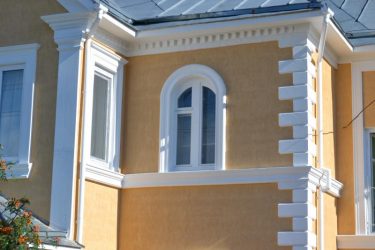 Преимущества фасадного декора из пенополистирола