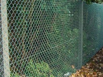 Применение сетки рабицы в современном строительстве