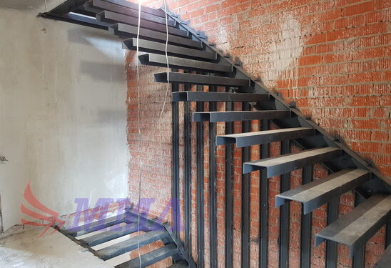 Особенности лестниц консольного типа