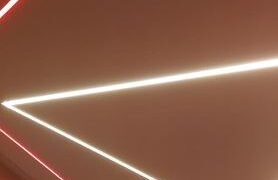 Световые линии в натяжных потолках: стильный и функциональный элемент интерьера