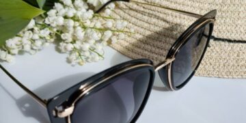 Очки: стильный аксессуар и необходимость