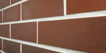 Клинкерная плитка для фасада: преимущества, характеристики и применение