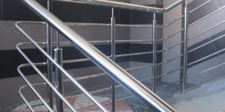 Перила из нержавеющей стали: цена, монтаж, виды и советы по выбору
