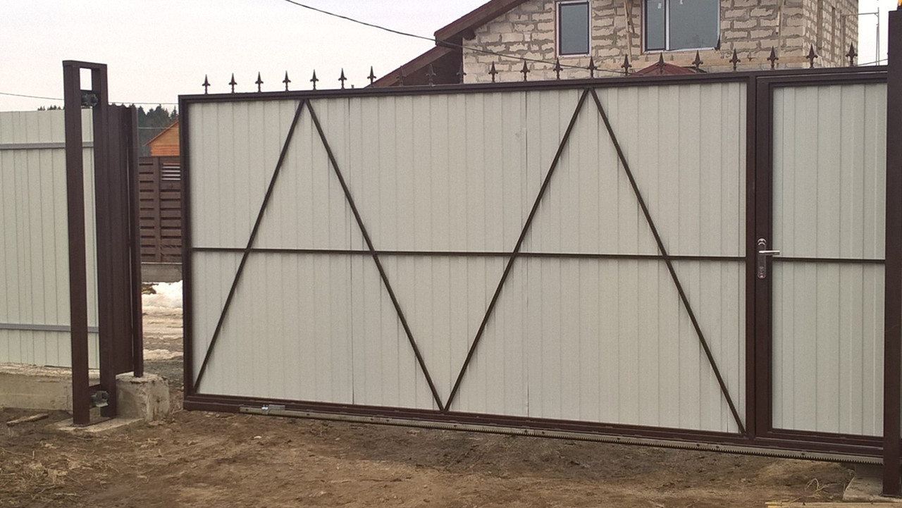 Откатные ворота: очень востребованный и самый удобный тип ворот
