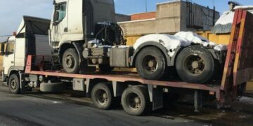 Грузовой эвакуатор: специализированное транспортное средство для перевозки и погрузки крупногабаритных грузов