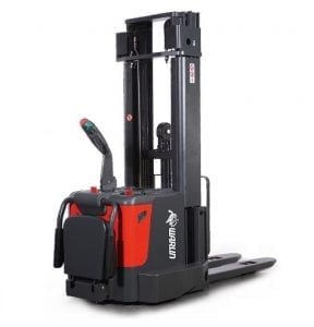 Самоходные штабелеры: критерии выбора