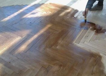 Тонировка паркета: преображение и защита вашего пола