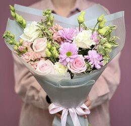 Почему женщины любят цветы?