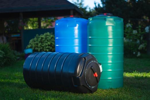 Применение пластиковых емкостей для воды