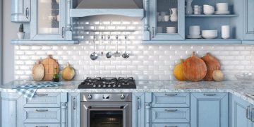 Кухни из массива дерева на заказ: естественная красота в вашем интерьере