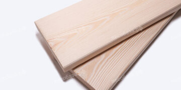 Крашеный планкен из сосны: преимущества и особенности использования