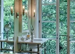 Деревянные двери на балкон: практичный и надежный вариант