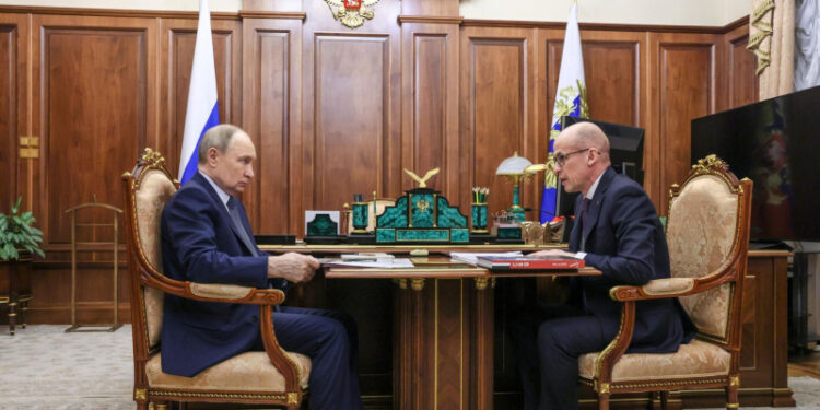 Бречалов пригласил Путина посетить суперсовременный центр единоборств