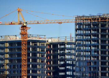 «Циан»: запуски новых проектов жилья в РФ сократятся на 40% к концу года