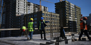 Девелоперы в День строителя назвали профессии, которые исчезнут со строек