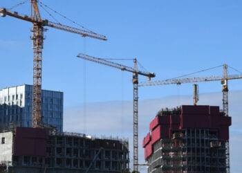 «Дом.РФ»: российские застройщики сократили выручку от продаж жилья на 16%