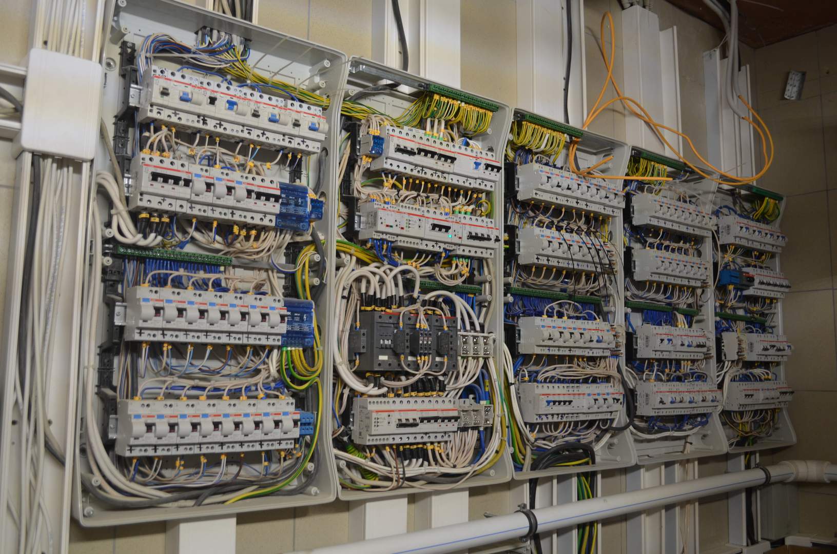 Электрощиты: основные нюансы выбора и установки оборудования