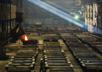 «Евраз»: в России снижается активность в стальном строительстве