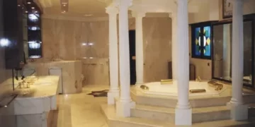 Монтаж колонны из искусственного камня