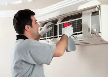 Как часто нужно чистить и заправлять кондиционер?