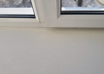 Как отмыть пластиковый подоконник от жёлтых пятен, клея, других загрязнений