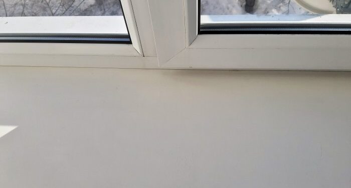 Как отмыть пластиковый подоконник от жёлтых пятен, клея, других загрязнений