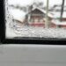 Как предотвратить появление конденсата на пластиковых окнах в своем доме