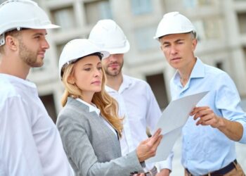 Как выбрать подрядчика для строительства дома: советы и рекомендации