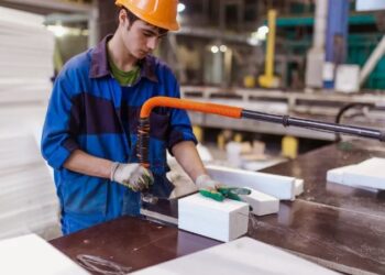 Как заработать на производстве строительных материалов