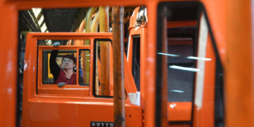 «Камаз» поставит более 400 единиц спецтехники для строительства ВСМ