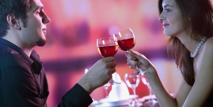 Мастер-класс по знакомствам: как завоевать девушку на вечеринке