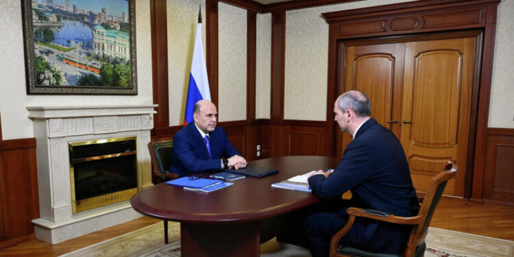 Мишустин поручил Паслеру держать на контроле строительство кампуса УрФУ