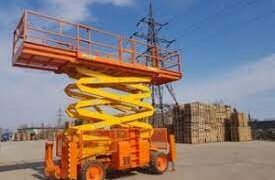 Преимущества аренды строительных подъемников