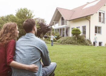 Преимущества жизни в коттеджном поселке: почему стоит выбрать дом на природе