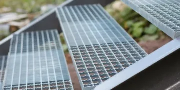 Профилированные решетки: особенности, применение и преимущества использования