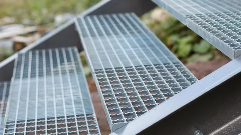 Профилированные решетки: особенности, применение и преимущества использования