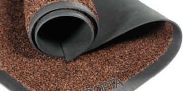 Выбор грязезащитных ковриков на резиновой основе для прихожей