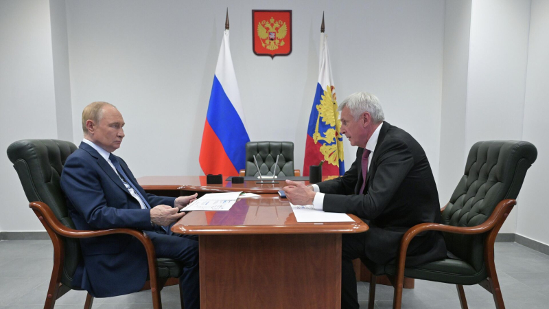 Путин поручил проработать вопросы строительства больницы в Магадане