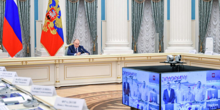 Путин: в новых регионах восстановлено и построено почти 23 тысячи объектов