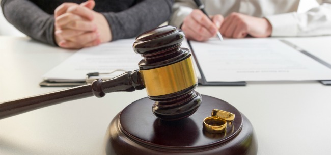 Раздел имущества при разводе, при банкротстве одного из них?