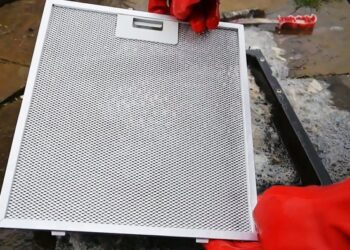 Скоростная очистка решетки вытяжки от жира за честные 15 минут