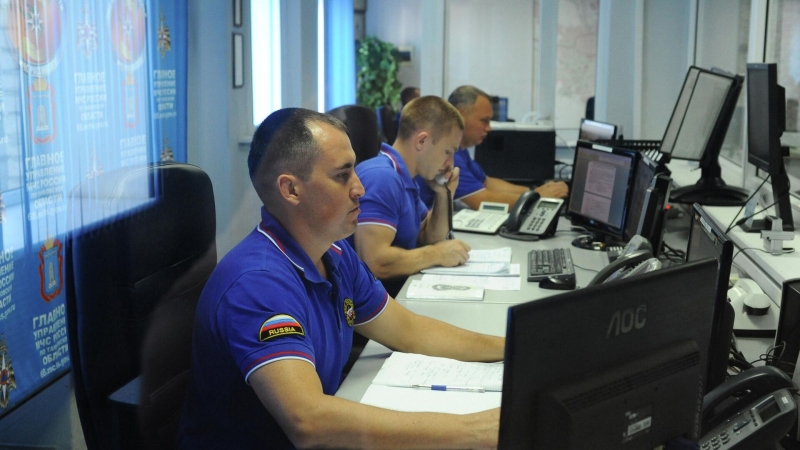 Строительные леса грозят рухнуть на месте сноса здания в Москве