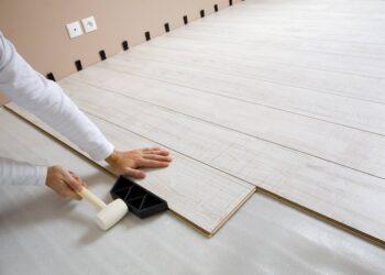 Укладка ламината своими руками: этапы работы и рекомендации